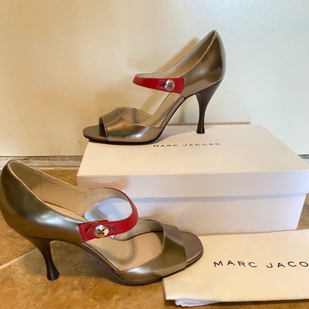 Marc Jacobs Mary Janes peep toe
